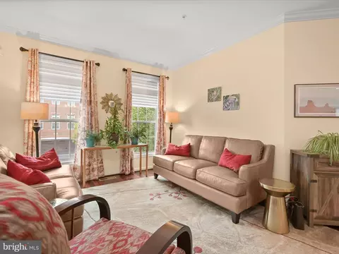 Living - 1504 Rabbit Hollow Pl, Silver Spring, MD 20906 photo 3 of 9