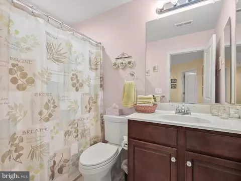 Bath - 1504 Rabbit Hollow Pl, Silver Spring, MD 20906 photo 3 of 4