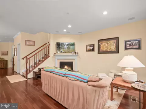 Living - 1504 Rabbit Hollow Pl, Silver Spring, MD 20906 photo 5 of 9