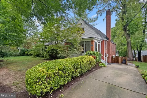 1917 Locust Grove Rd, Silver Spring, MD 20910 photo 4