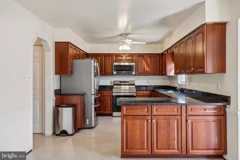 Kitchen - 2331 Holly Spring Dr, Silver Spring, MD 20905 photo 2 of 4