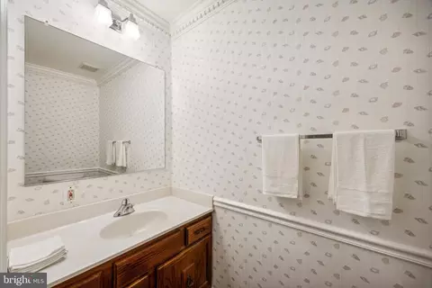 Bath - 2331 Holly Spring Dr, Silver Spring, MD 20905 photo 1 of 5