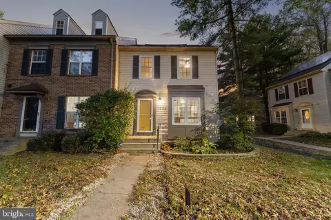 12118 Island View Cir, Germantown, MD 20874