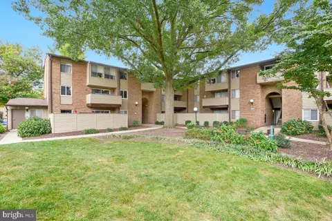 19419 Brassie Pl #302, Montgomery Village, MD 20886