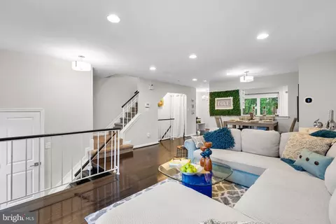 18005 Sunset Lake Ct, Olney, MD 20832