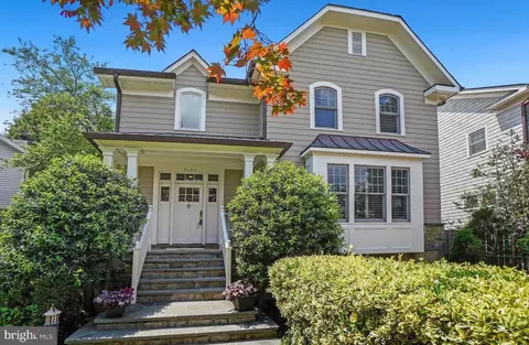 7102 Exeter Rd, Bethesda, MD 20814