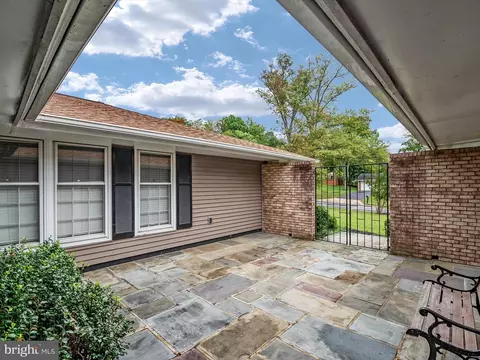 14024 Breeze Hill Ln, Silver Spring, MD 20906 photo 6