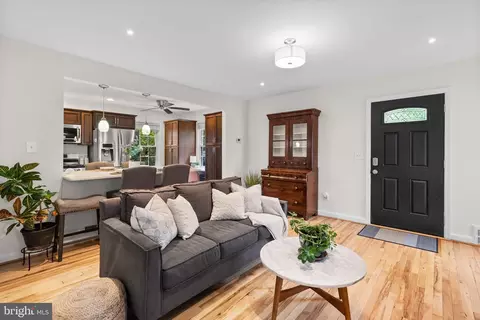 9906 Woodburn Rd, Silver Spring, MD 20901 photo 6