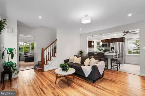 9906 Woodburn Rd, Silver Spring, MD 20901 photo 5