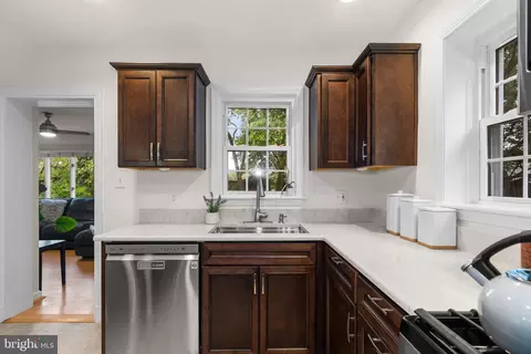 9906 Woodburn Rd, Silver Spring, MD 20901 photo 11