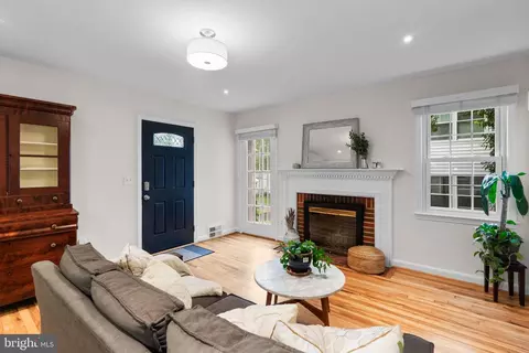 9906 Woodburn Rd, Silver Spring, MD 20901 photo 3