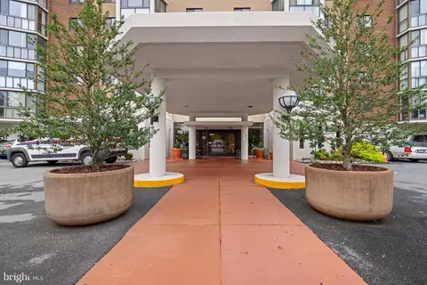 15115 Interlachen Dr #3-615, Silver Spring, MD 20906 photo 2