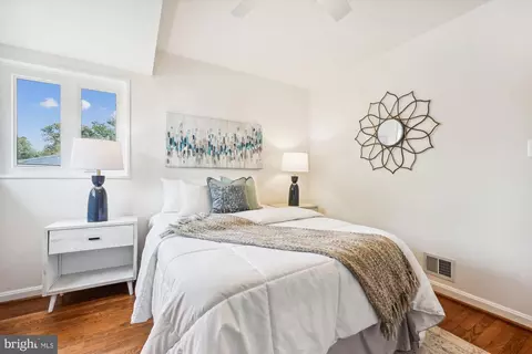 Bedroom - 1806 Sanford Rd, Silver Spring, MD 20902 photo 5 of 7