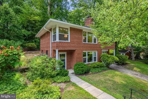 10418 Drumm Ave, Kensington, MD 20895