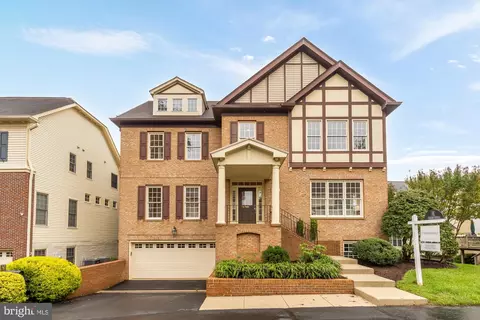 825 Woodside Pkwy, Silver Spring, MD 20910