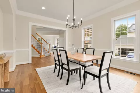 Dining - 825 Woodside Pkwy, Silver Spring, MD 20910 photo 2 of 6