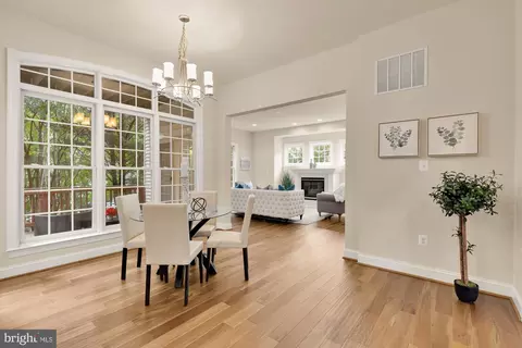 Dining - 825 Woodside Pkwy, Silver Spring, MD 20910 photo 4 of 6