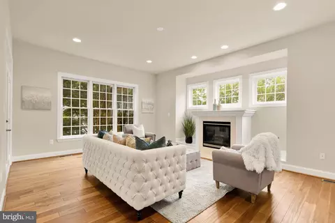 Living - 825 Woodside Pkwy, Silver Spring, MD 20910 photo 5 of 10