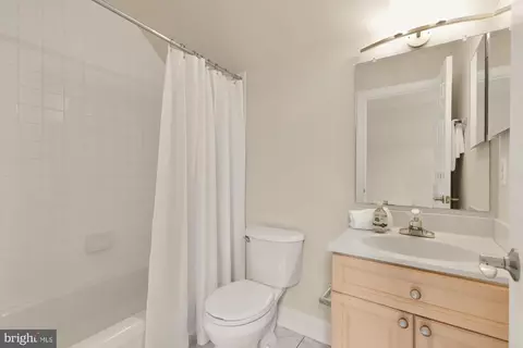 Bath - 825 Woodside Pkwy, Silver Spring, MD 20910 photo 7 of 8