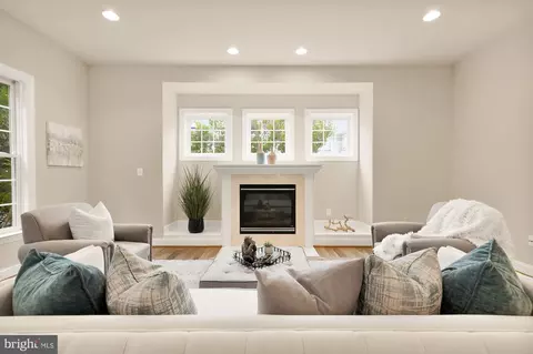 Living - 825 Woodside Pkwy, Silver Spring, MD 20910 photo 7 of 10