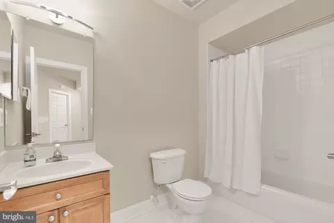 Bath - 825 Woodside Pkwy, Silver Spring, MD 20910 photo 8 of 8