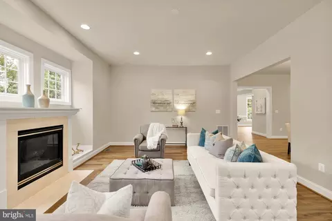Living - 825 Woodside Pkwy, Silver Spring, MD 20910 photo 8 of 10