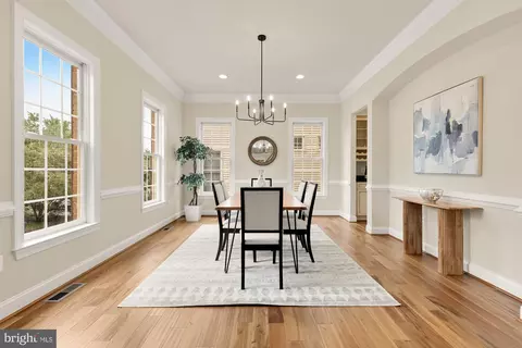 Dining - 825 Woodside Pkwy, Silver Spring, MD 20910 photo 1 of 6