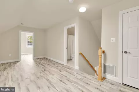 Entry Way - 825 Woodside Pkwy, Silver Spring, MD 20910 photo 6 of 9