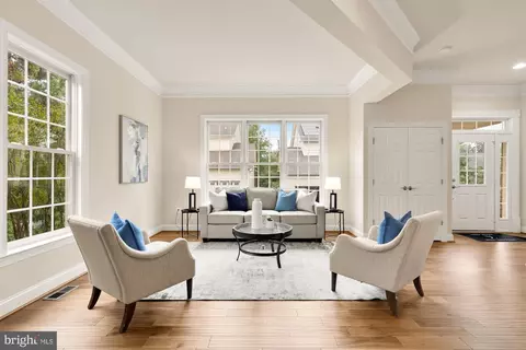 Living - 825 Woodside Pkwy, Silver Spring, MD 20910 photo 1 of 10