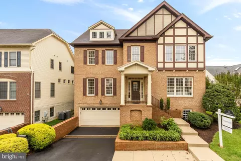 Exterior - 825 Woodside Pkwy, Silver Spring, MD 20910 photo 12 of 12