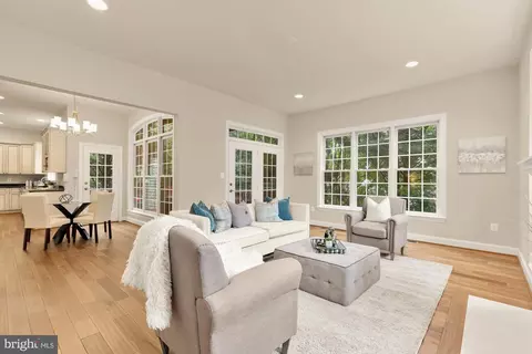 Living - 825 Woodside Pkwy, Silver Spring, MD 20910 photo 6 of 10