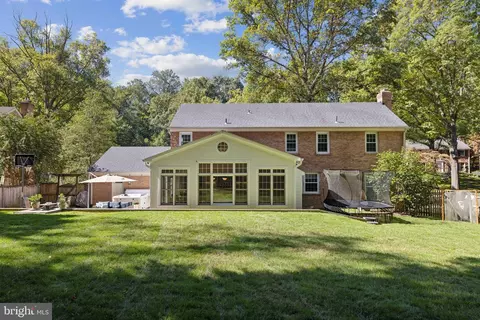 Exterior - 7701 Hackamore Dr, Potomac, MD 20854 photo 4 of 5
