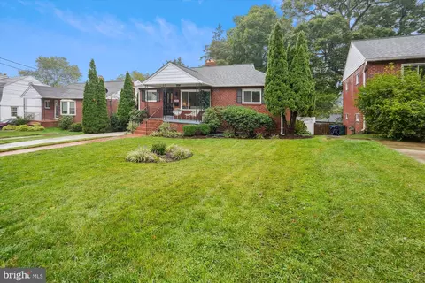 Exterior - 2416 Homestead Dr, Silver Spring, MD 20902 photo 2 of 5