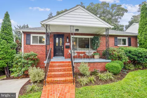 2416 Homestead Dr, Silver Spring, MD 20902
