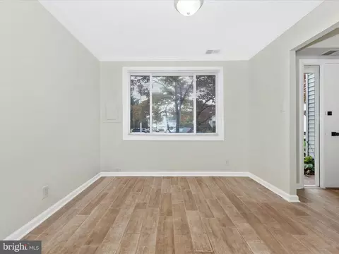 Living - 19648 Wootton Ave, Poolesville, MD 20837 photo 9 of 11