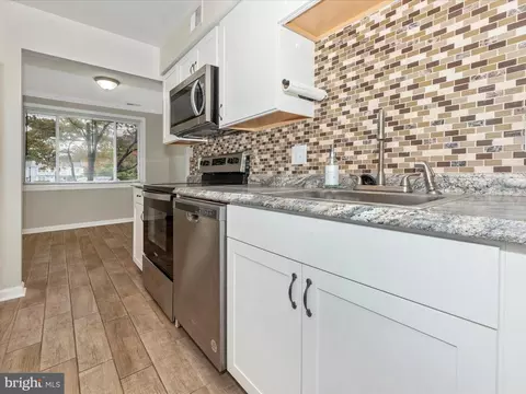 Kitchen - 19648 Wootton Ave, Poolesville, MD 20837 photo 2 of 3