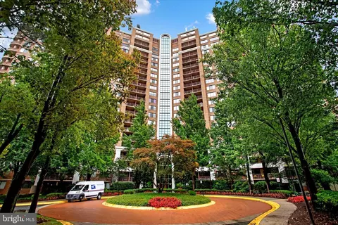 10101 Grosvenor Pl #1915, Rockville, MD 20852
