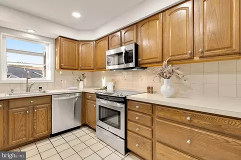 12113 Somersworth Dr, Silver Spring, MD 20902 photo 11
