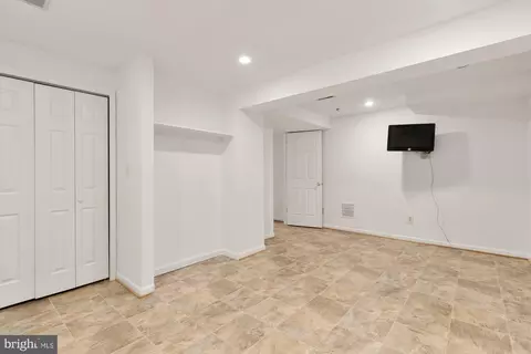 12113 Somersworth Dr, Silver Spring, MD 20902 photo 32