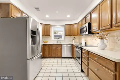 12113 Somersworth Dr, Silver Spring, MD 20902 photo 10