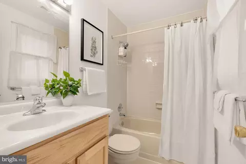 12113 Somersworth Dr, Silver Spring, MD 20902 photo 21