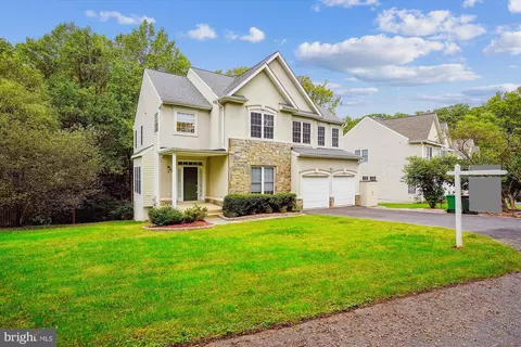6 Sykes St, Gaithersburg, MD 20877