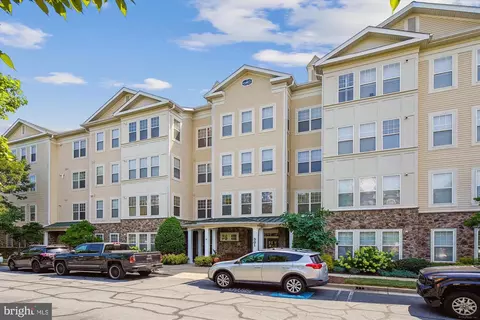 301 High Gables Dr #408, Gaithersburg, MD 20878