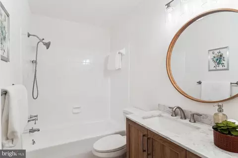 Bath - 2209 Falling Creek Rd, Silver Spring, MD 20904 photo 2 of 3