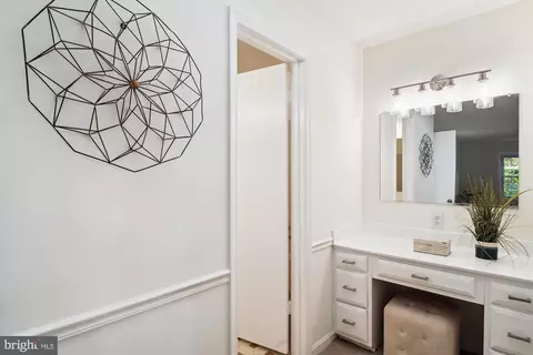 Entry Way - 2209 Falling Creek Rd, Silver Spring, MD 20904 photo 6 of 9