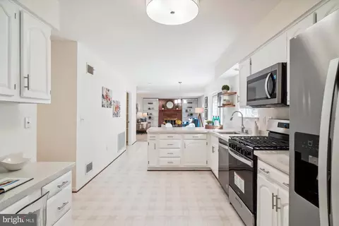 Kitchen - 2209 Falling Creek Rd, Silver Spring, MD 20904 photo 2 of 3