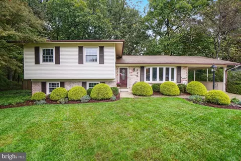 812 Crystal Ct, Gaithersburg, MD 20878