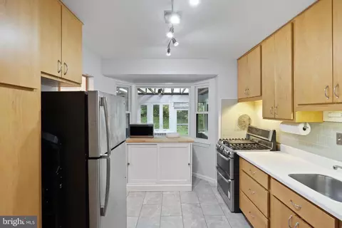 Kitchen - 10205 Conover Dr, Silver Spring, MD 20902 photo 4 of 5