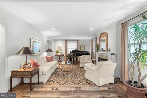 Living - 9314 Colesville Road Aly, Silver Spring, MD 20901 photo 2 of 8