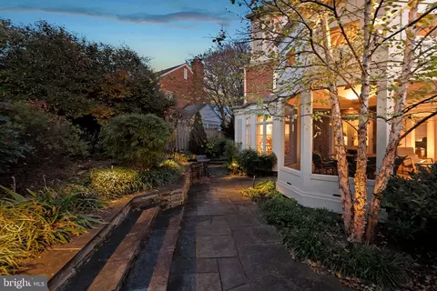 Exterior - 9314 Colesville Road Aly, Silver Spring, MD 20901 photo 22 of 29